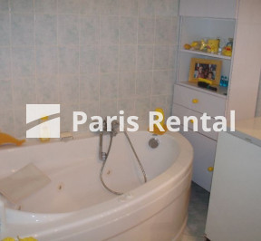 Salle de bains - 
    18ème arrondissement
  Paris 75018
