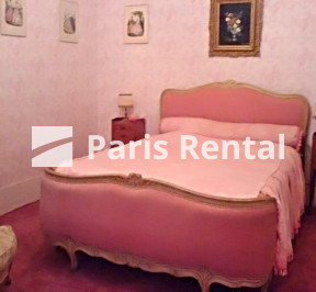 Chambre 2 - 
    8ème arrondissement
  Paris 75008
