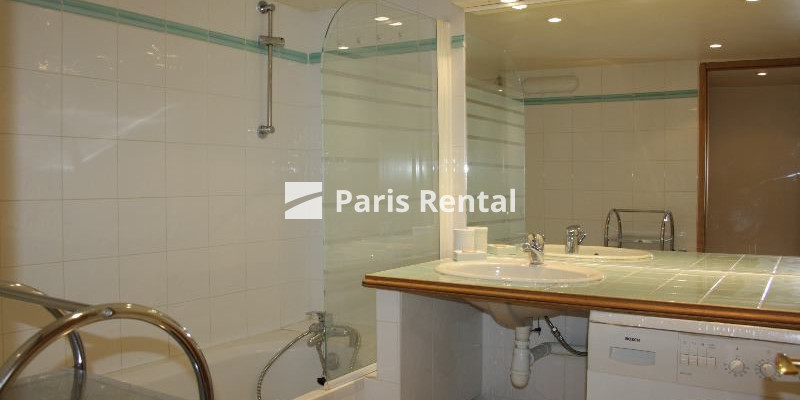 Salle de bains - 
    1er arrondissement
  Paris 75001
