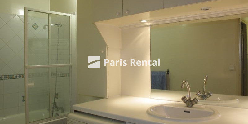 Salle de bains - 
    15ème arrondissement
  Paris 75015
