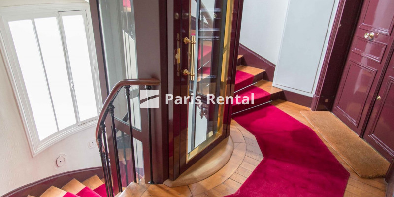 Escalier - 
    16ème arrondissement
  Paris 75016
