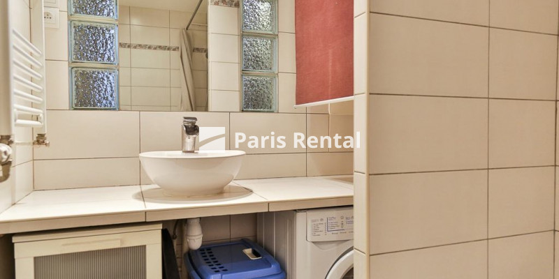 Salle de bains - 
    9ème arrondissement
  Paris 75009
