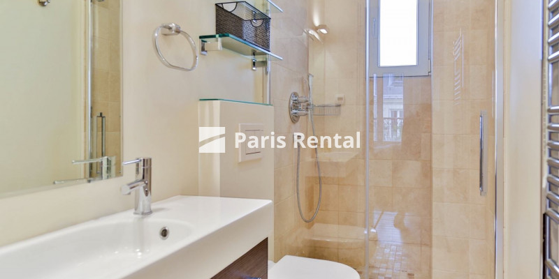 Salle de bains - 
    16ème arrondissement
  Porte Maillot, Paris 75016
