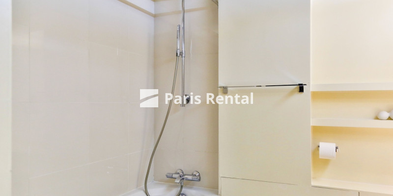 Salle de bains - 
    2ème arrondissement
  Montorgueil, Paris 75002

