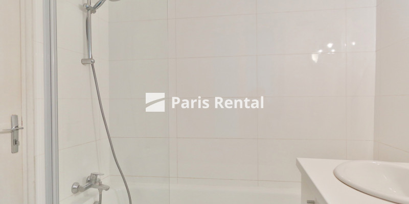 Salle de bains - 
    4ème arrondissement
  Le Marais, Paris 75004
