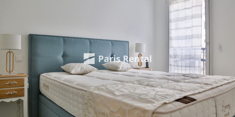 Chambre 1 - 
    ISSY LES MOULINEAUX
  Issy-les-Moulineaux, ISSY LES MOULINEAUX 92130
