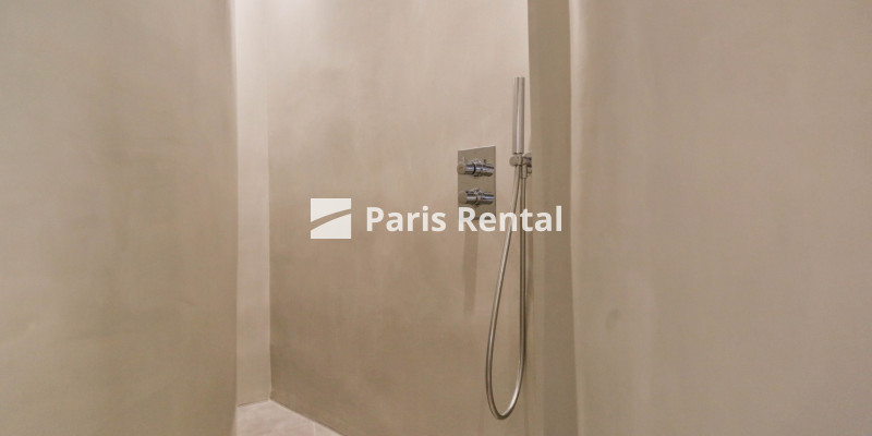 Salle de douches 1 - 
    6ème arrondissement
  St.Germain des Prés, Paris 75006

