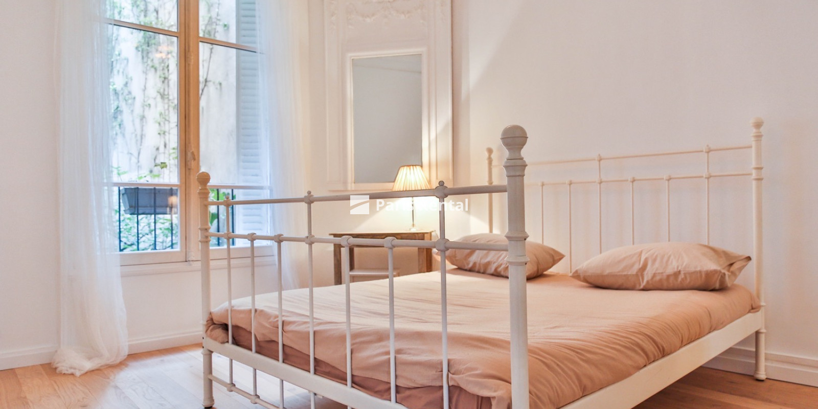 Chambre - 
    18ème arrondissement
  Montmartre, Paris 75018
