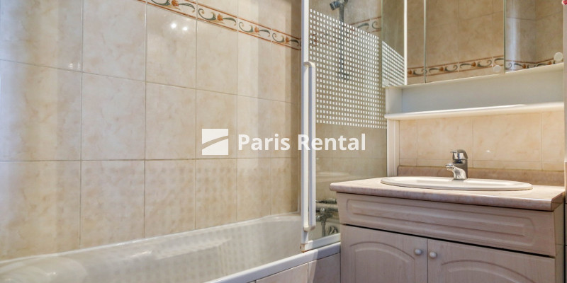 Salle de bains 1 - 
    14ème arrondissement
  Denfert-Rochereau, Paris 75014
