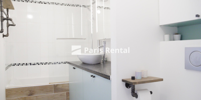 Salle de bains - 
    17ème arrondissement
  Batignolles, Paris 75017
