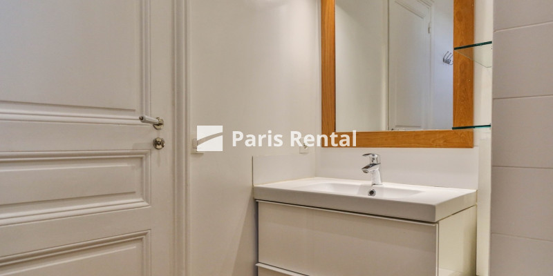 Salle de bains 1 - 
    16ème arrondissement
  Passy - La Muette, Paris 75016
