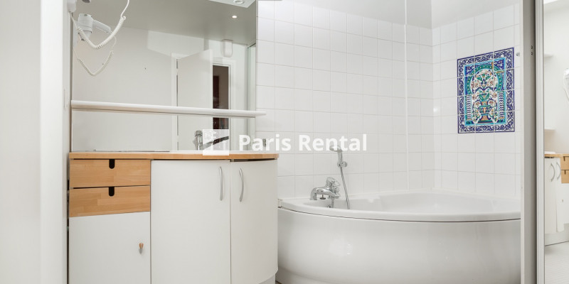 Salle de bains - 
    16ème arrondissement
  Etoile, Paris 75016
