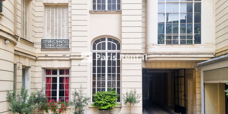 Cour intérieure - 
    16ème arrondissement
  Passy - La Muette, Paris 75116
