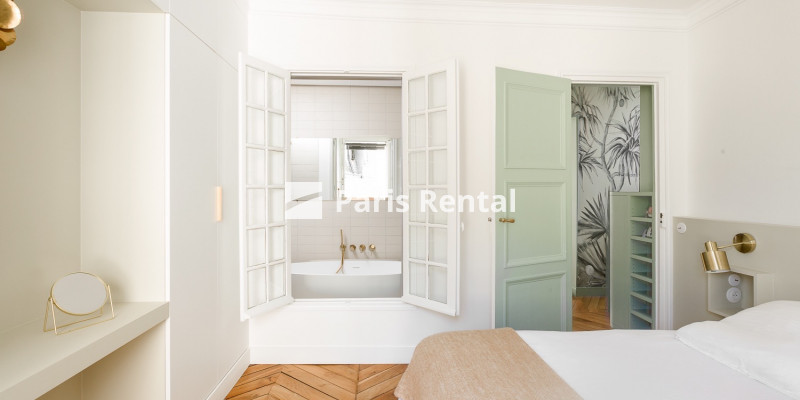 Chambre 1 - 
    1er arrondissement
  Palais Royal, Paris 75001
