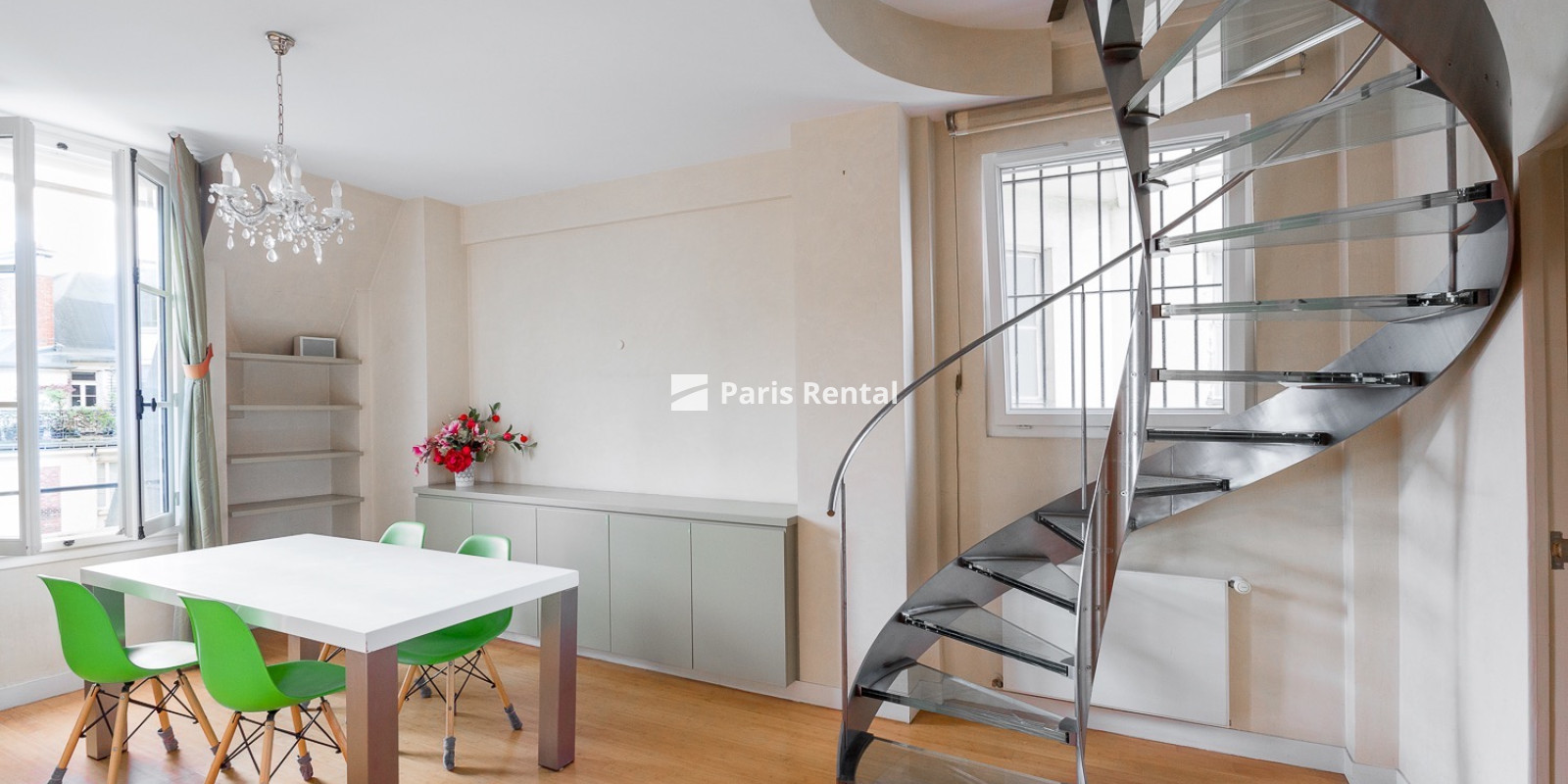 Salle à manger - 
    7ème arrondissement
  Tour Eiffel, Paris 75007

