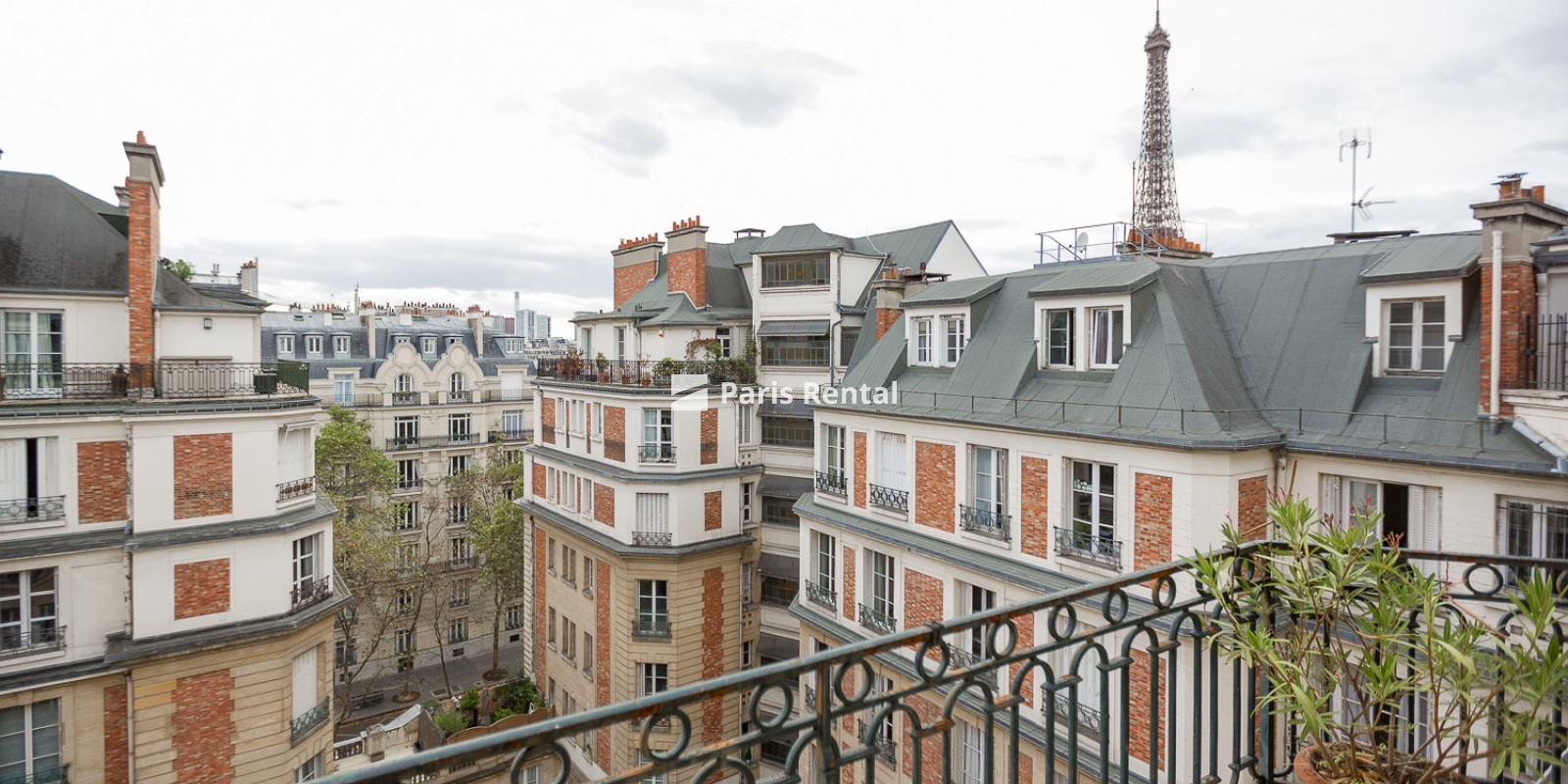 Vue - 
    7ème arrondissement
  Tour Eiffel, Paris 75007

