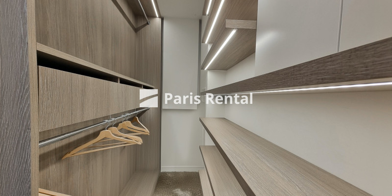  - 
    17ème arrondissement
  Etoile, Paris 75017
