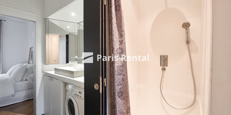  - 
    17ème arrondissement
  Monceau, Paris 75017
