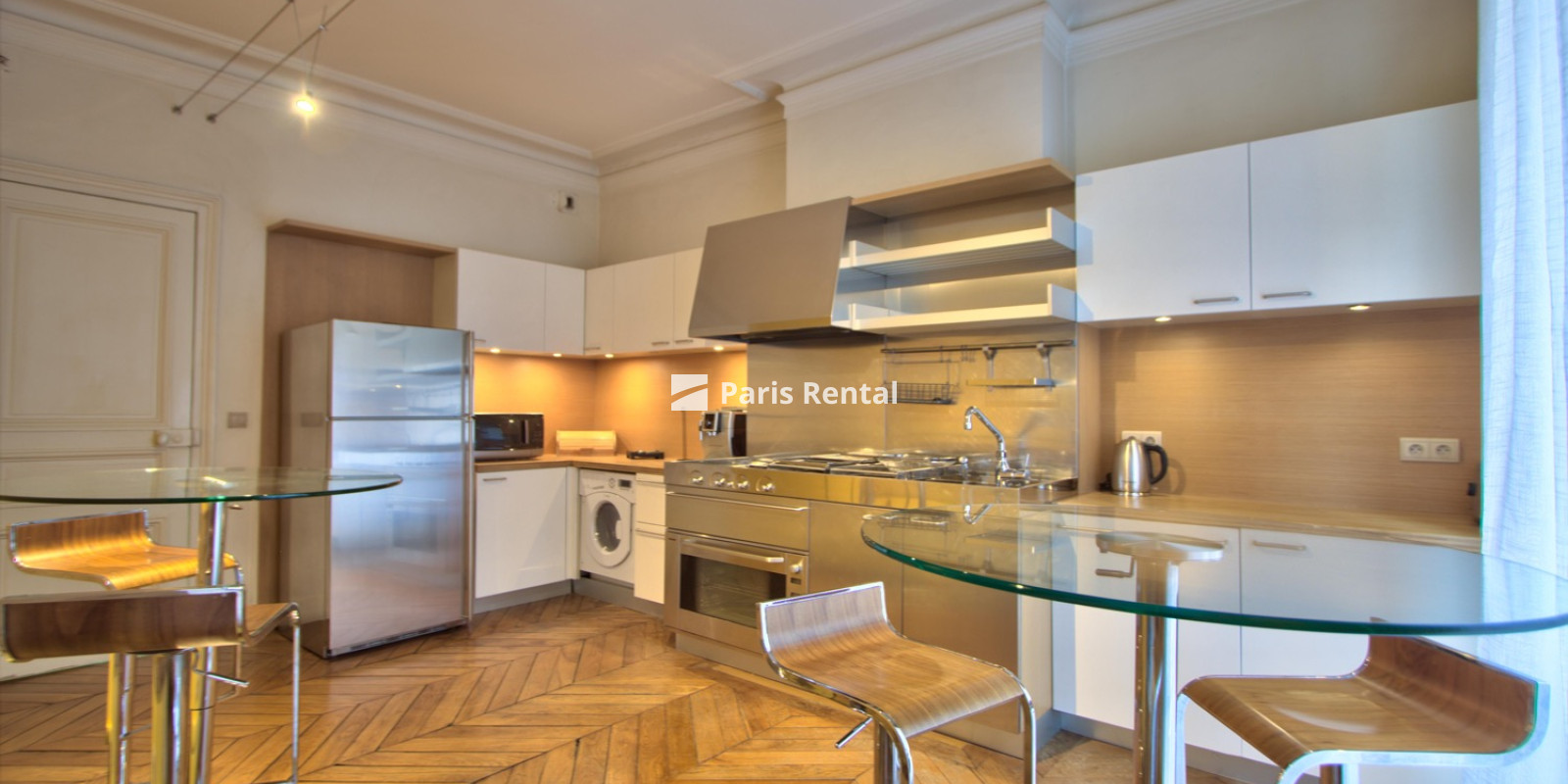  - 
    8ème arrondissement
  Champs-Elysées, Paris 75008
