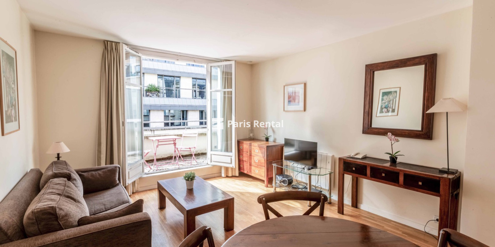  - 
    8ème arrondissement
  Champs-Elysées, Paris 75008
