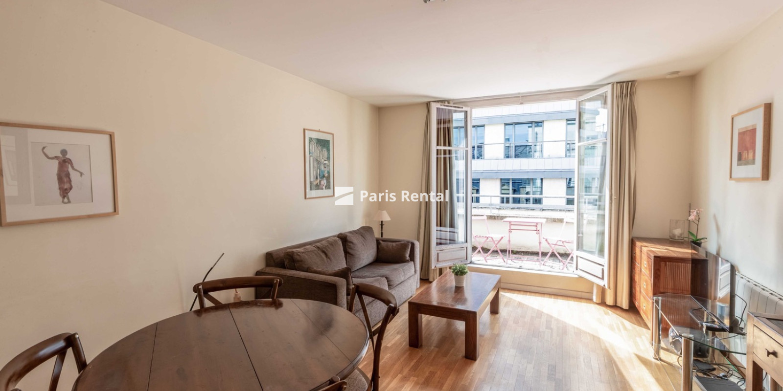  - 
    8ème arrondissement
  Champs-Elysées, Paris 75008
