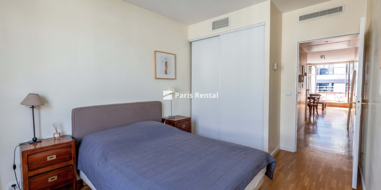  - 
    8ème arrondissement
  Champs-Elysées, Paris 75008
