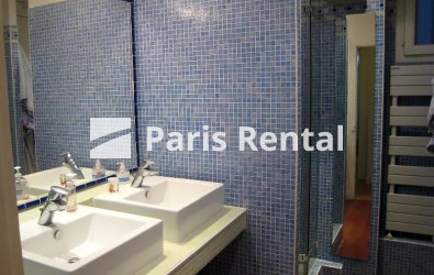Salle de bains - 
    11ème arrondissement
  Paris 75011
