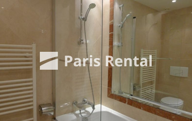Salle de bains - 
    8ème arrondissement
  Paris 75008
