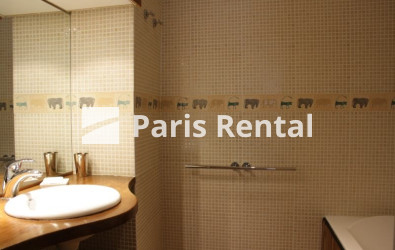 Salle de douches - 
    17ème arrondissement
  Paris 75017
