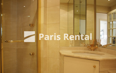Salle de douches - 
    17ème arrondissement
  Paris 75017
