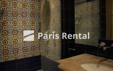 Salle de douches - 
    7ème arrondissement
  Paris 75007
