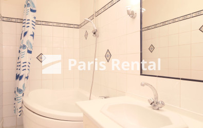 Salle de bains - 
    17ème arrondissement
  Batignolles, Paris 75017
