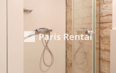 Salle de douches - 
    6ème arrondissement
  St.Germain des Prés, Paris 75006
