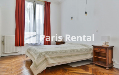 Chambre 2 - 
    17ème arrondissement
  Porte Maillot, Paris 75017
