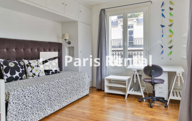 Chambre 1 - 
    16ème arrondissement
  Porte Maillot, Paris 75016

