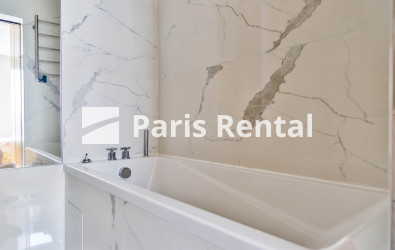 Salle de bains - 
    7ème arrondissement
  Tour Eiffel, Paris 75007
