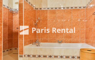 Salle de bains 1 - 
    16ème arrondissement
  Trocadéro, Paris 75016
