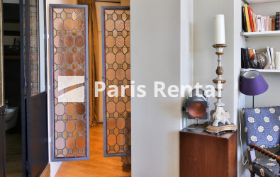 Entrée - 
    18ème arrondissement
  Montmartre, Paris 75018
