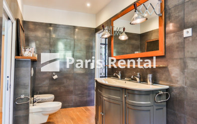 Salle de bains - 
    18ème arrondissement
  Montmartre, Paris 75018
