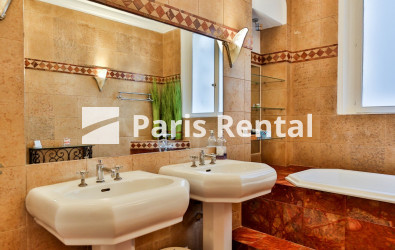 Salle de bains - 
    4ème arrondissement
  Ile de la Cité, Paris 75004
