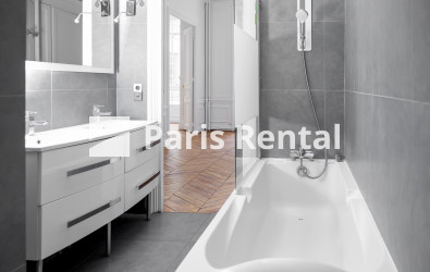 Salle de bains 1 - 
    16ème arrondissement
  Etoile, Paris 75016
