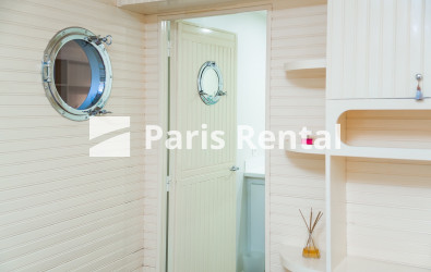 Salle de douches 2 - 
    16ème arrondissement
  Etoile, Paris 75016
