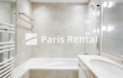 Salle de bains 1 - 
    8ème arrondissement
  Champs-Elysées, Paris 75008
