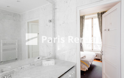 Salle de bains 2 - 
    8ème arrondissement
  Champs-Elysées, Paris 75008
