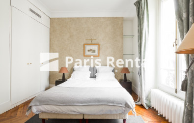 Chambre 2 - 
    8ème arrondissement
  Champs-Elysées, Paris 75008
