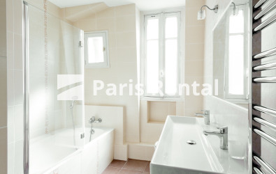 Salle de bains 1 - 
    16ème arrondissement
  Bois de Boulogne, Paris 75016
