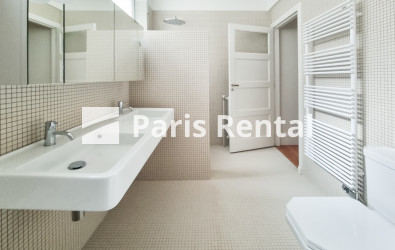 Salle de douches 2 - 
    16ème arrondissement
  Passy - La Muette, Paris 75016
