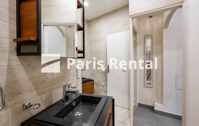 Salle de douches 2 - 
    16ème arrondissement
  Porte Maillot, Paris 75116
