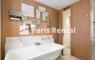 Salle de bains - 
    7ème arrondissement
  Bac - St Germain, Paris 75007
