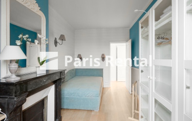 Chambre 2 - 
    11ème arrondissement
  République, Paris 75011
